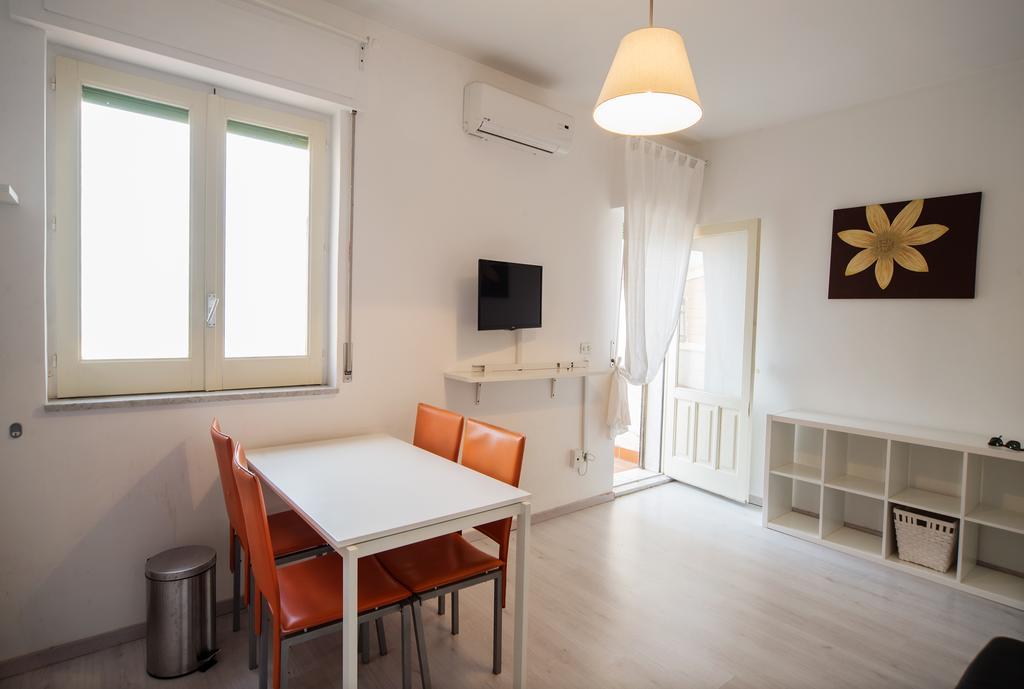 Apartamento La Terrazza Sul Mare Letojanni Exterior foto