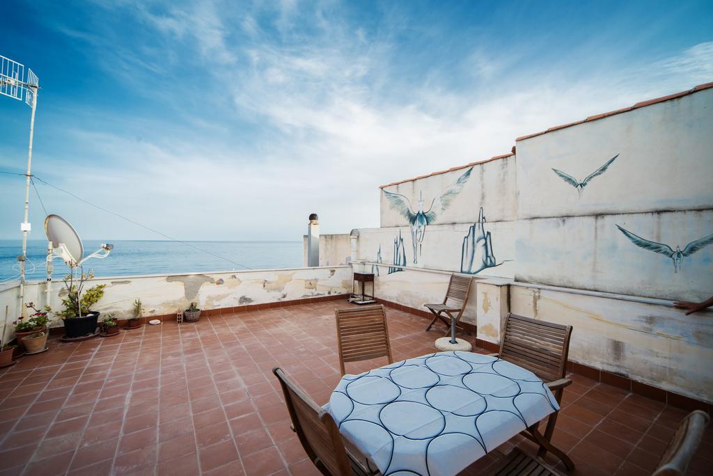 Apartamento La Terrazza Sul Mare Letojanni Exterior foto